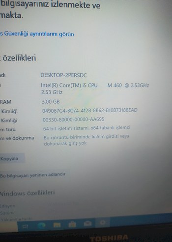 Beden Renk Kırmızı Toshiba Laptop