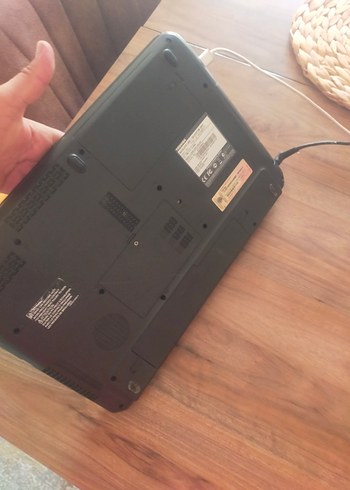 Kırmızı Toshiba Laptop - Görsel 8