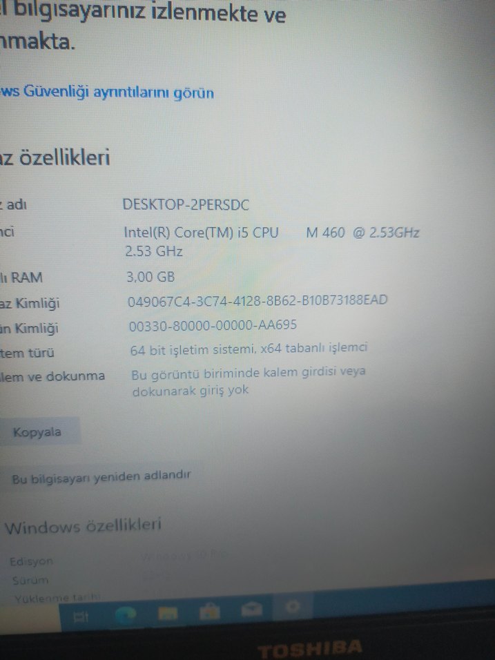 Kırmızı Toshiba Laptop - Görsel 4