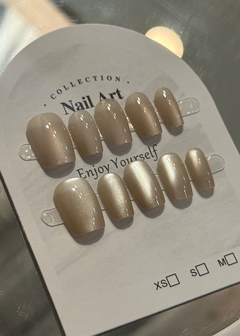 Sheinside Bej Parlak Takma Tırnak Süslemeleri