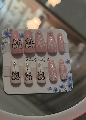 Beden Pastel Pembe Tasarımlı Takma Tırnak Süsleri