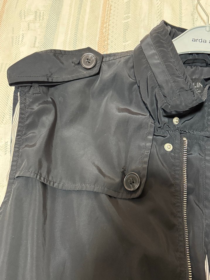 Çıtçıtlı fermuar detaylı unisex yelek - Görsel 3