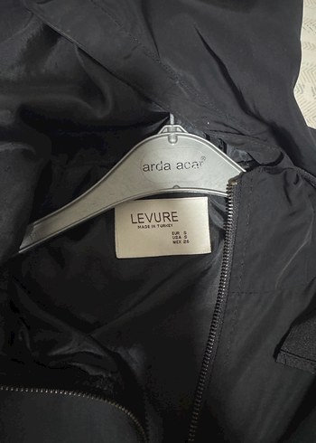 Siyah Kapüşonlu Uzun Fermuarlı Kadın yağmurluk - Görsel 6