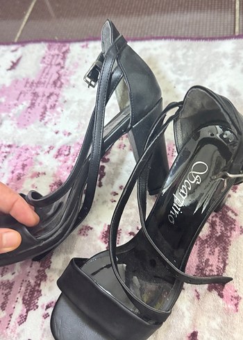 Siyah Bantlı Topuklu Kadın Ayakkabı - Görsel 2