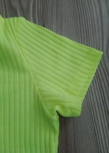 Fosfor yeşili mini Tişört - Görsel 4