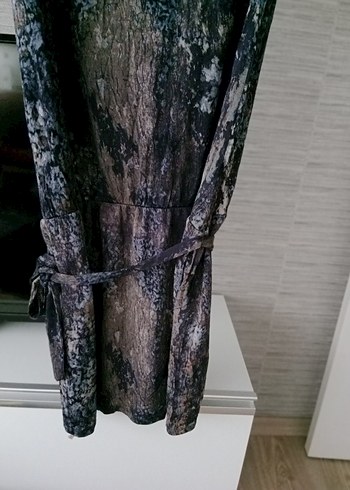 Batik Desenli Uzun Boğazlı esnek kumaş Elbise - Görsel 5