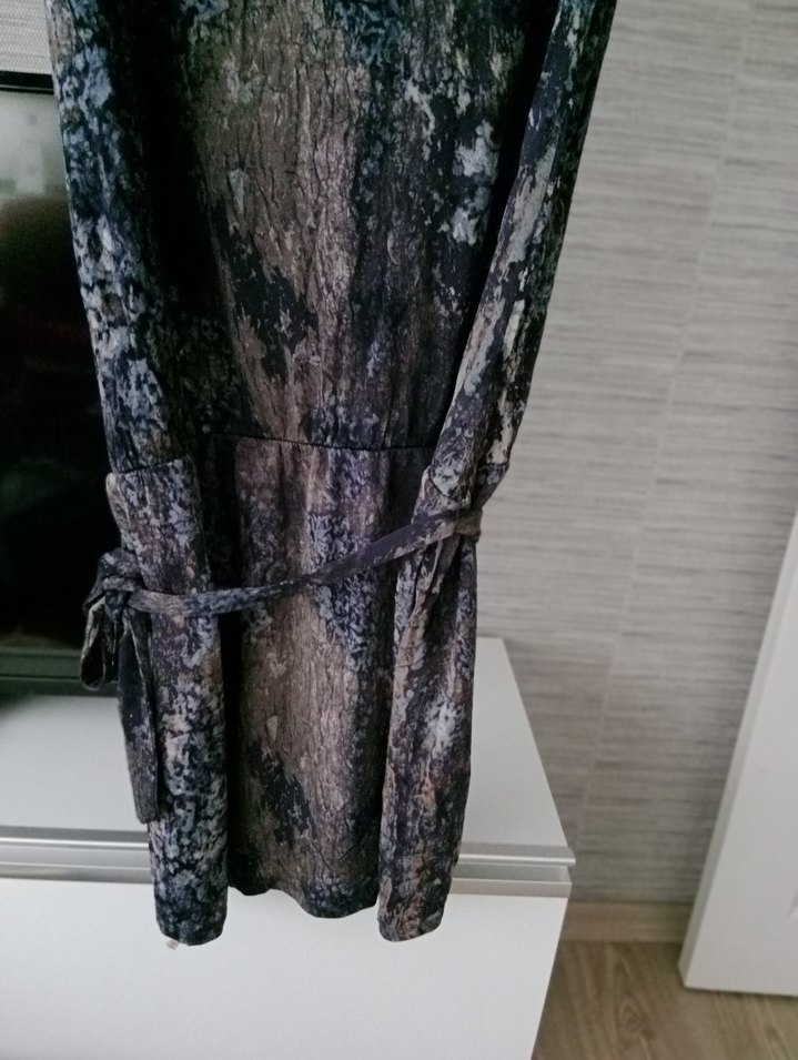 Batik Desenli Uzun Boğazlı esnek kumaş Elbise - Görsel 5