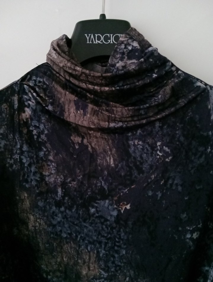 Batik Desenli Uzun Boğazlı esnek kumaş Elbise - Görsel 3