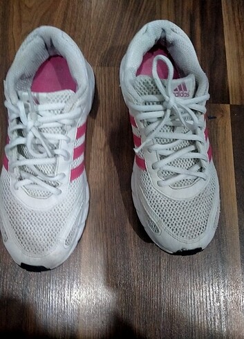 40 Beden beyaz Renk Adidas spor ayakkabı