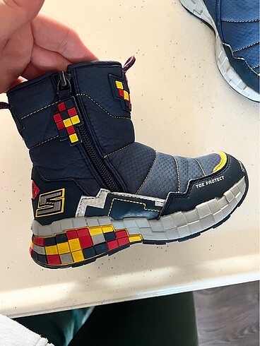 Skechers Skechers bot