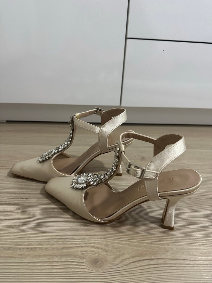 Klasik Beyaz Taşlı Topuklu Kadın Ayakkabı - Görsel 3