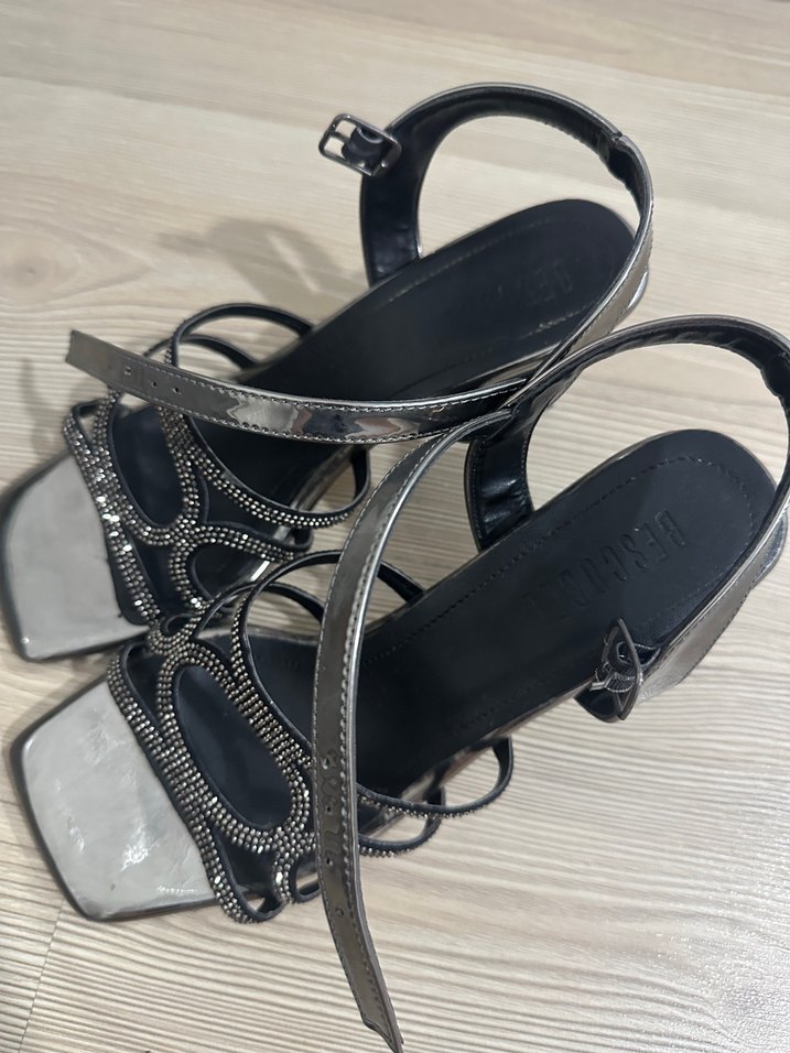 Gri Yılan Desenli Metal Topuklu Kadın Ayakkabı - Görsel 3