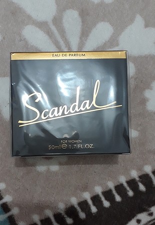 farmasi scandal parfum