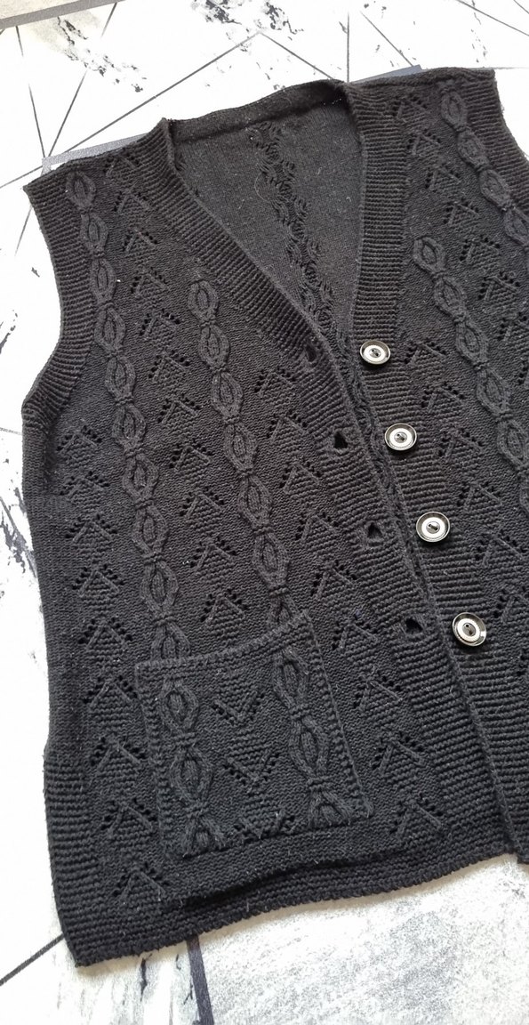 V Yaka Düğmeli Kadın Siyah Triko Yelek - Görsel 5