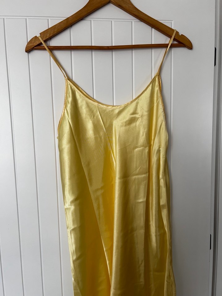 Sarı İpek Görünümlü saten Uzun Askılı sabahlık ve gecelik - Görsel 3
