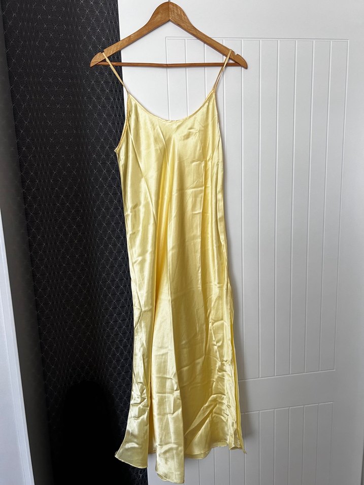 Sarı İpek Görünümlü saten Uzun Askılı sabahlık ve gecelik - Görsel 2