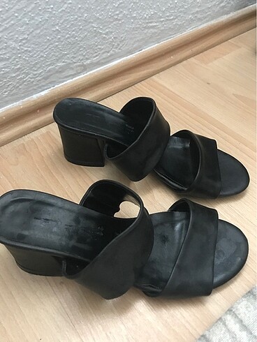 Topuklu terlik