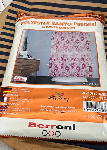 Beyaz banyo perdesi