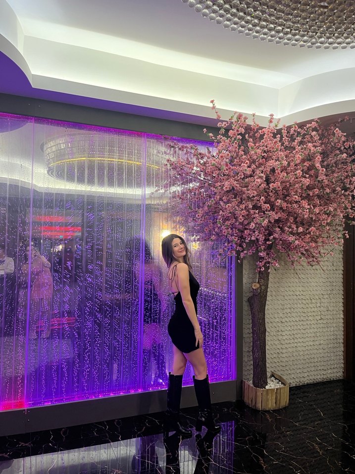 Siyah kadife mini elbise - Görsel 3