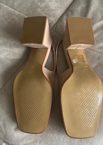 Elle marka Bej Tokalı Kadın Klasik Topuklu Ayakkabı - Görsel 3