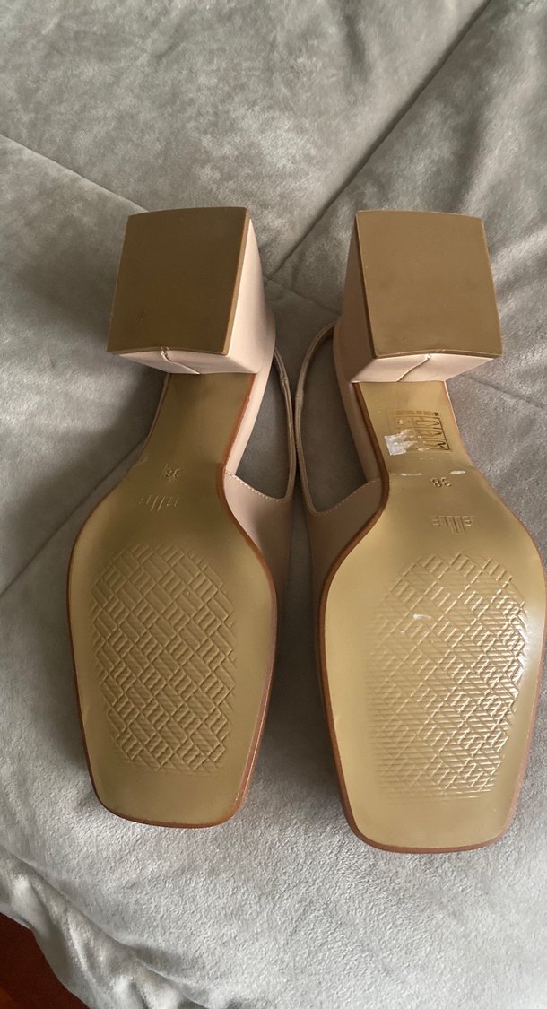 Elle marka Bej Tokalı Kadın Klasik Topuklu Ayakkabı - Görsel 3