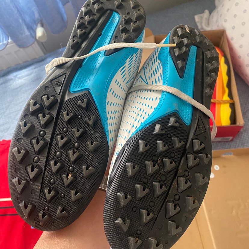 Beyaz Bağcıklı Erkek Futbol Ayakkabısı - Görsel 3