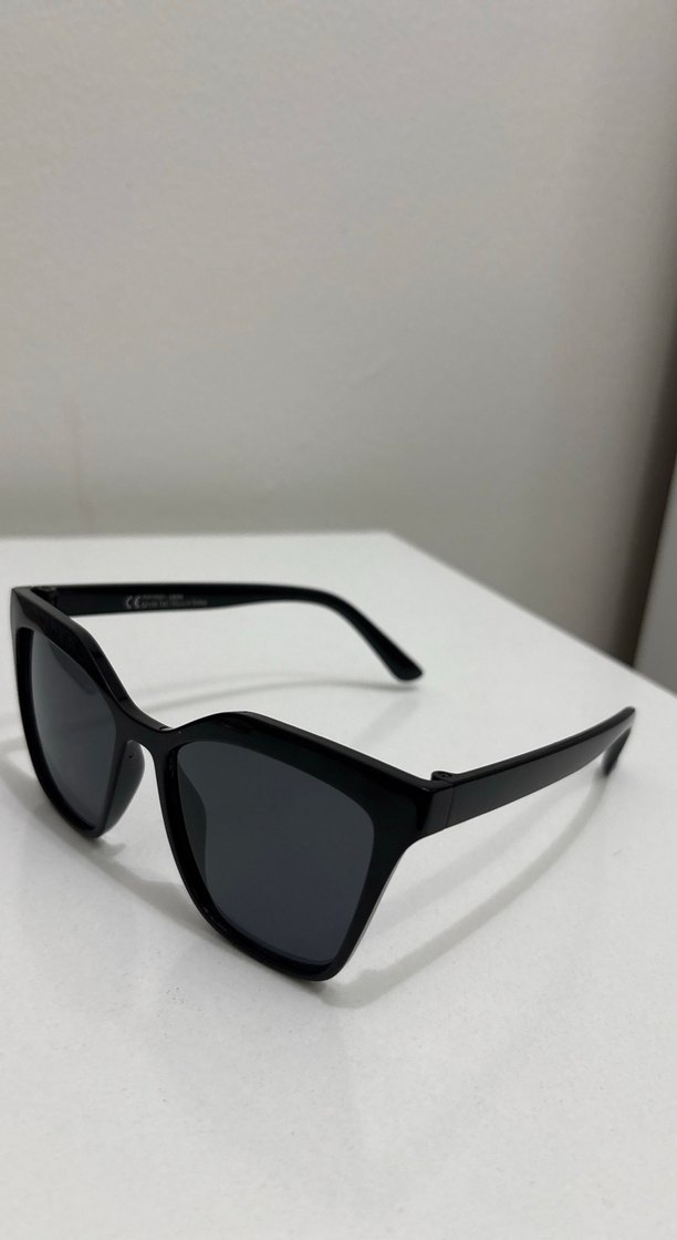 Siyah Minimalist Gotik Kadın Güneş Gözlüğü - Görsel 5