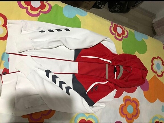 hummel eşofman üstlüğü