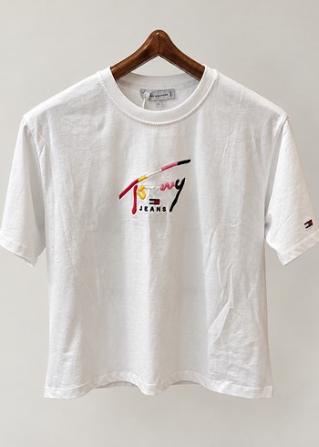 Tommy Hilfiger Tommy Jeans Beyaz Kisa Kollu Tisort