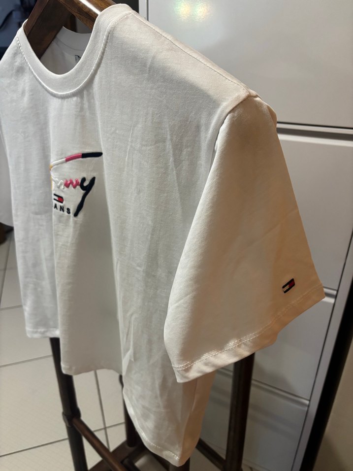 Tommy Jeans Beyaz Kısa Kollu Tişört — görsel 3/7
