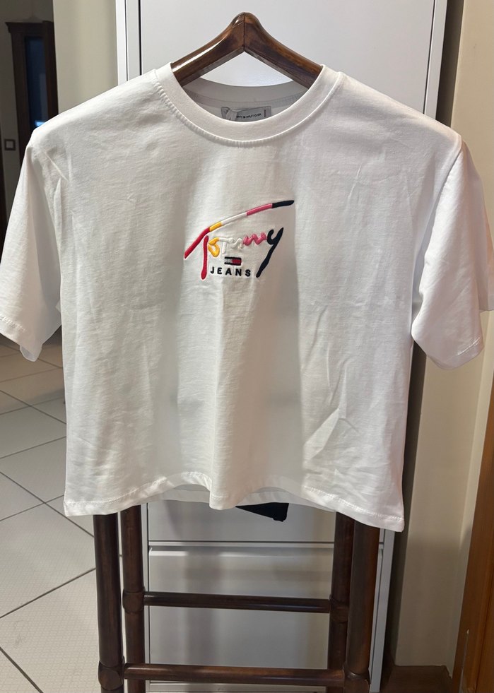 Tommy Jeans Beyaz Kısa Kollu Tişört — görsel 2/7
