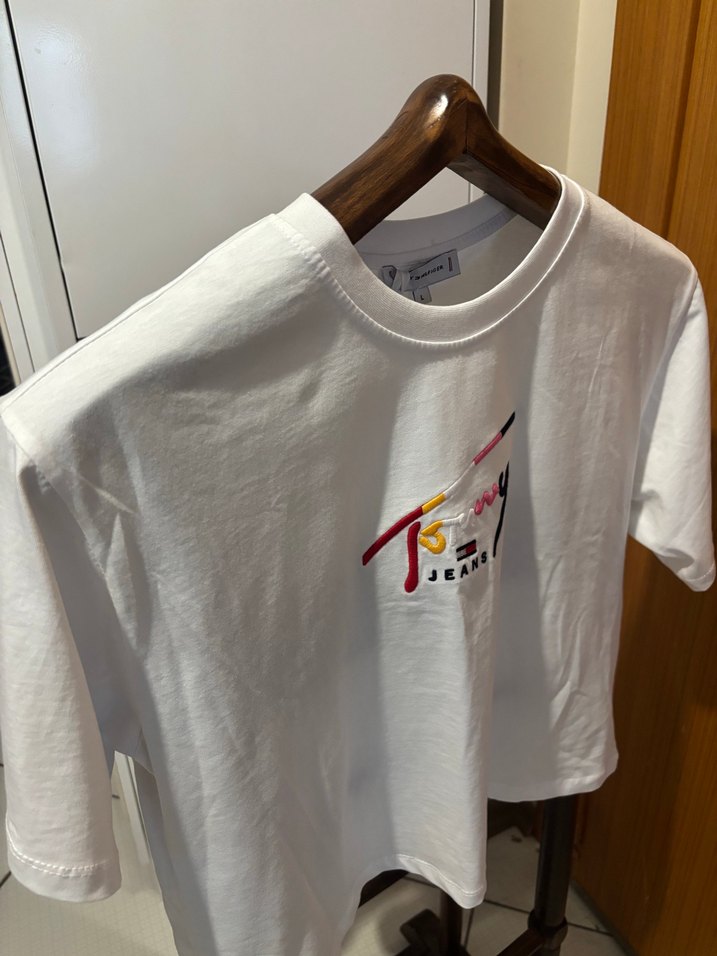 Tommy Jeans Beyaz Kısa Kollu Tişört — görsel 4/7