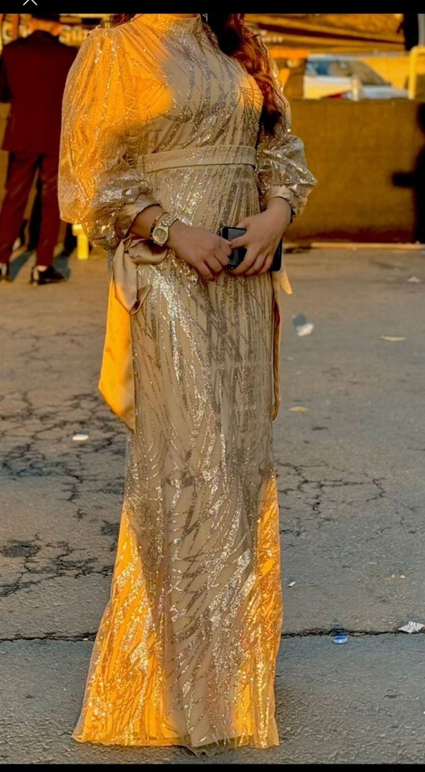 Bej Parlak Yılan Desenli Uzun Abiye Elbise - Görsel 3