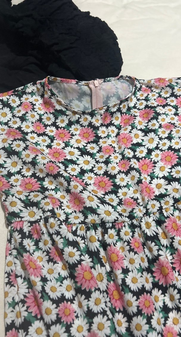 Çiçek Desenli  Elbisesi - Görsel 2
