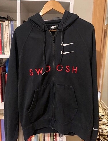 nike swoosh kapüşonlu