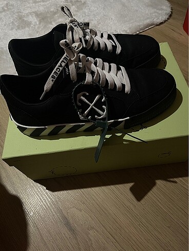 offwhite sneaker