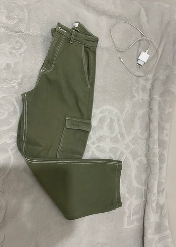 Bershka Kadın Haki Düğmeli Bol Kesim Pantolon - Görsel 3