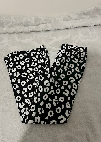 Bershka Kadın Haki Düğmeli Bol Kesim Pantolon - Görsel 8