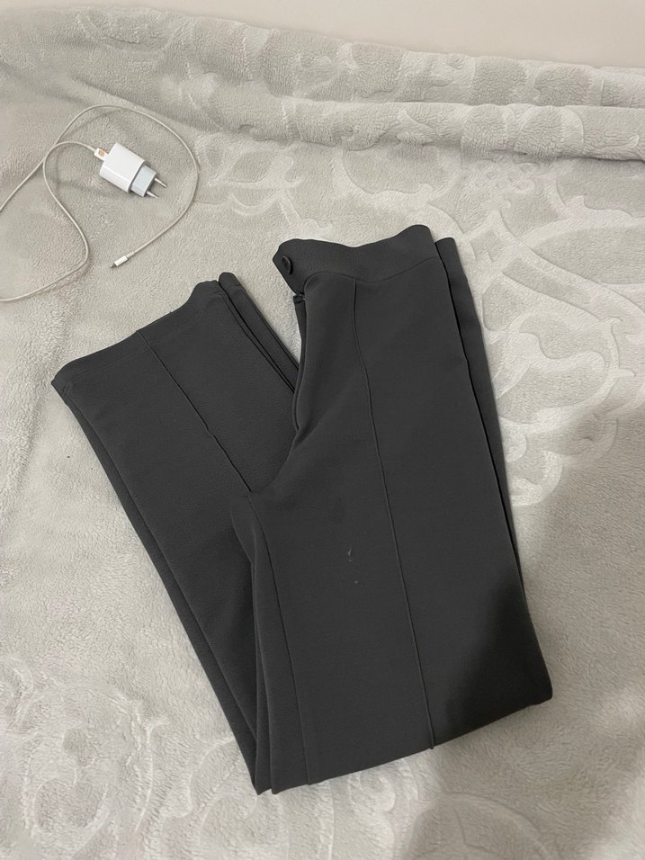 Bershka Kadın Haki Düğmeli Bol Kesim Pantolon - Görsel 4