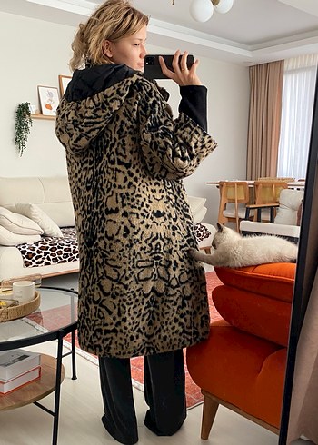 Leopar Desenli Uzun Kadın Kaban