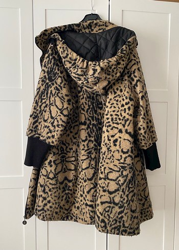 Stradivarius Leopar Desenli Uzun Kadın Kaban