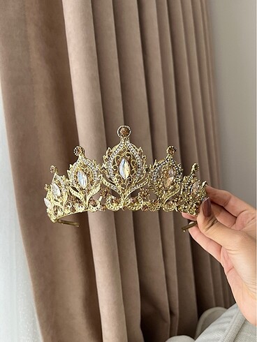 Gold taç