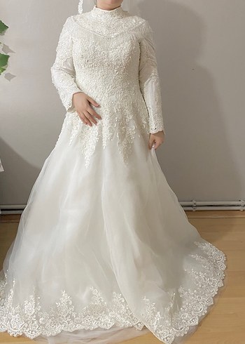 m Beden Uzun Kollu Yüksek Yakalı Prenses Gelinlik