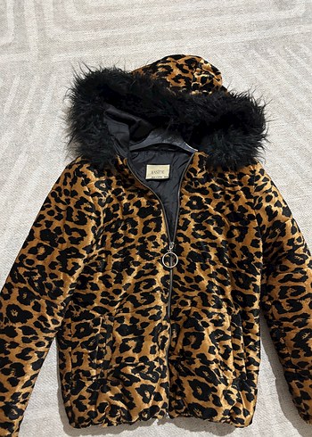 Leopar Desenli Kadın kadife şişme mont - Görsel 2