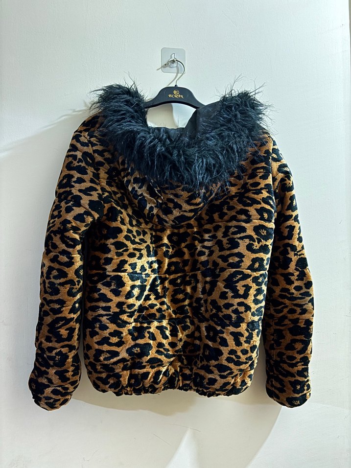 Leopar Desenli Kadın kadife şişme mont - Görsel 4