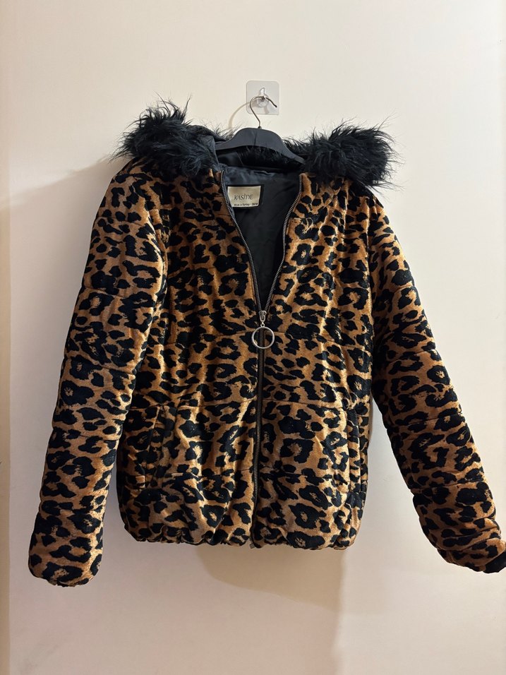 Leopar Desenli Kadın kadife şişme mont - Görsel 3