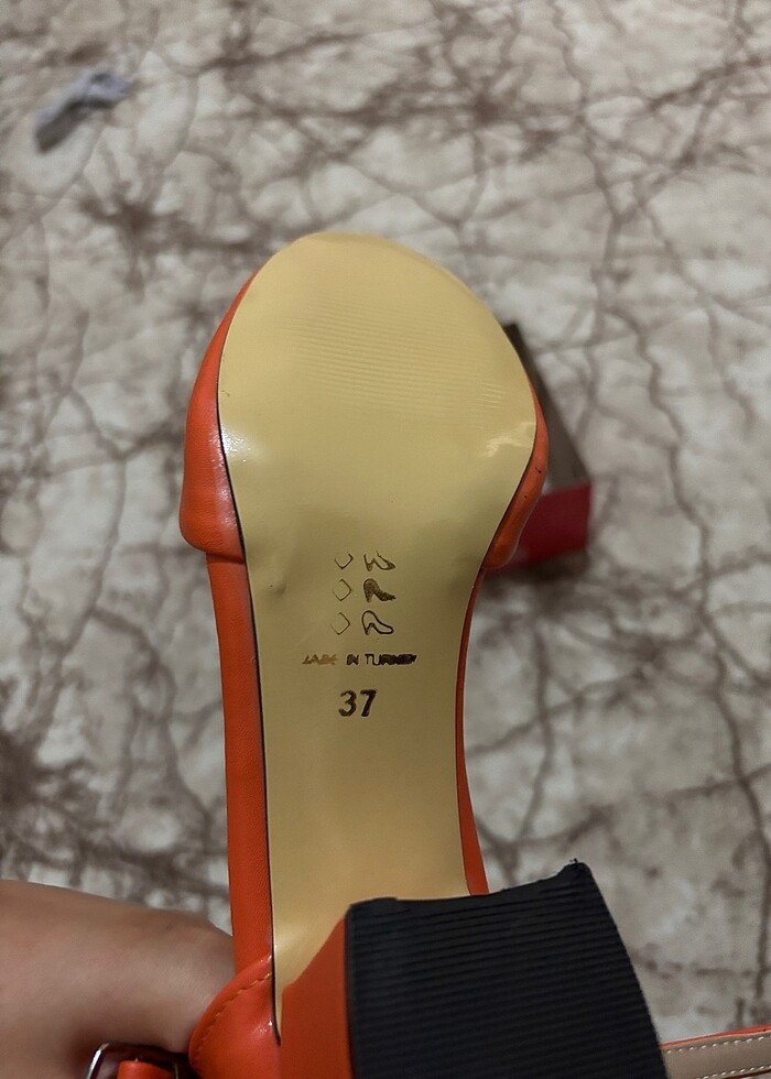 Topuklu ayakkabı - Görsel 3