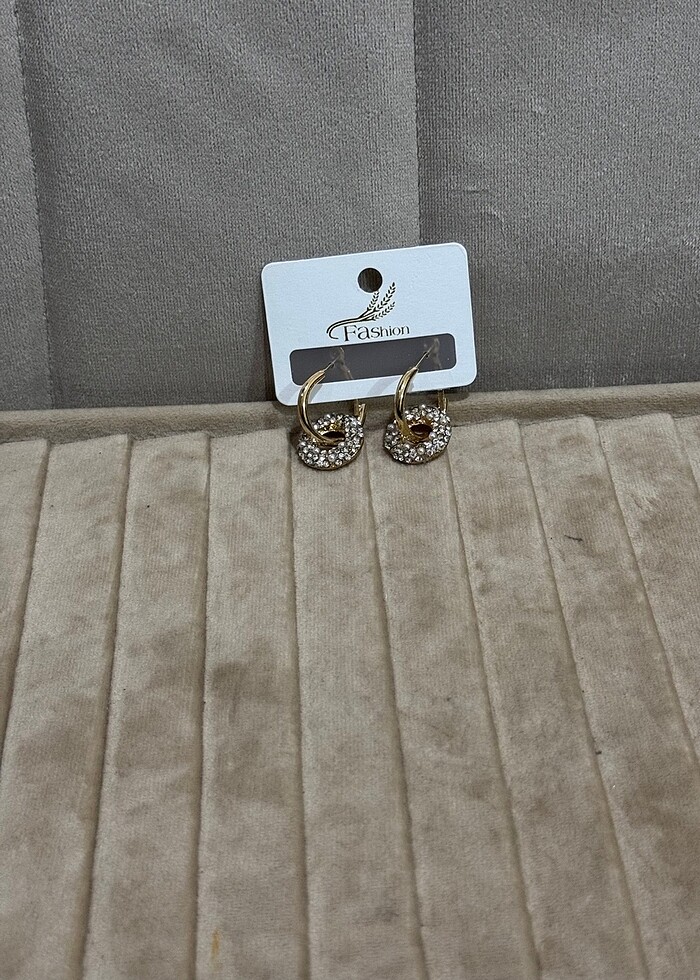 Altın renk küpe - Görsel 2