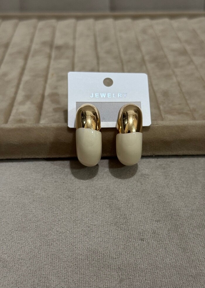 Altın renk küpe - Görsel 2