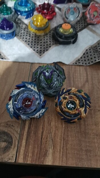 Takara tomy Beyblade burts 